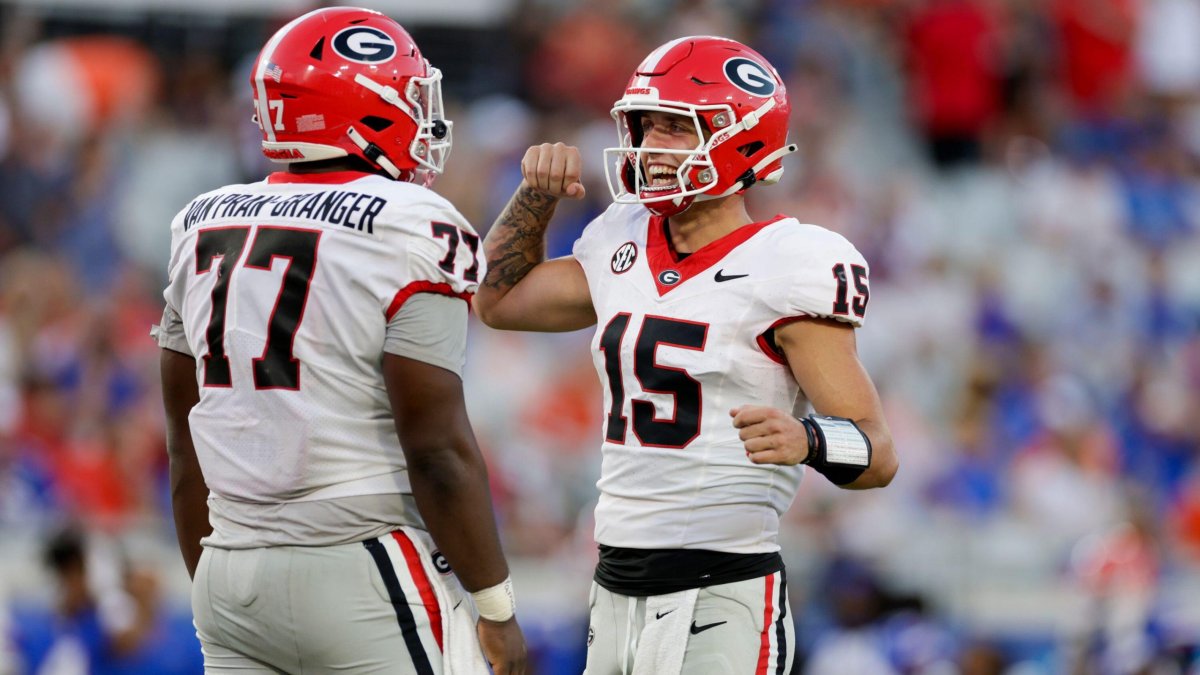 Georgia Bulldogs win projections, strengths and weaknesses, quarterback spotlight and more