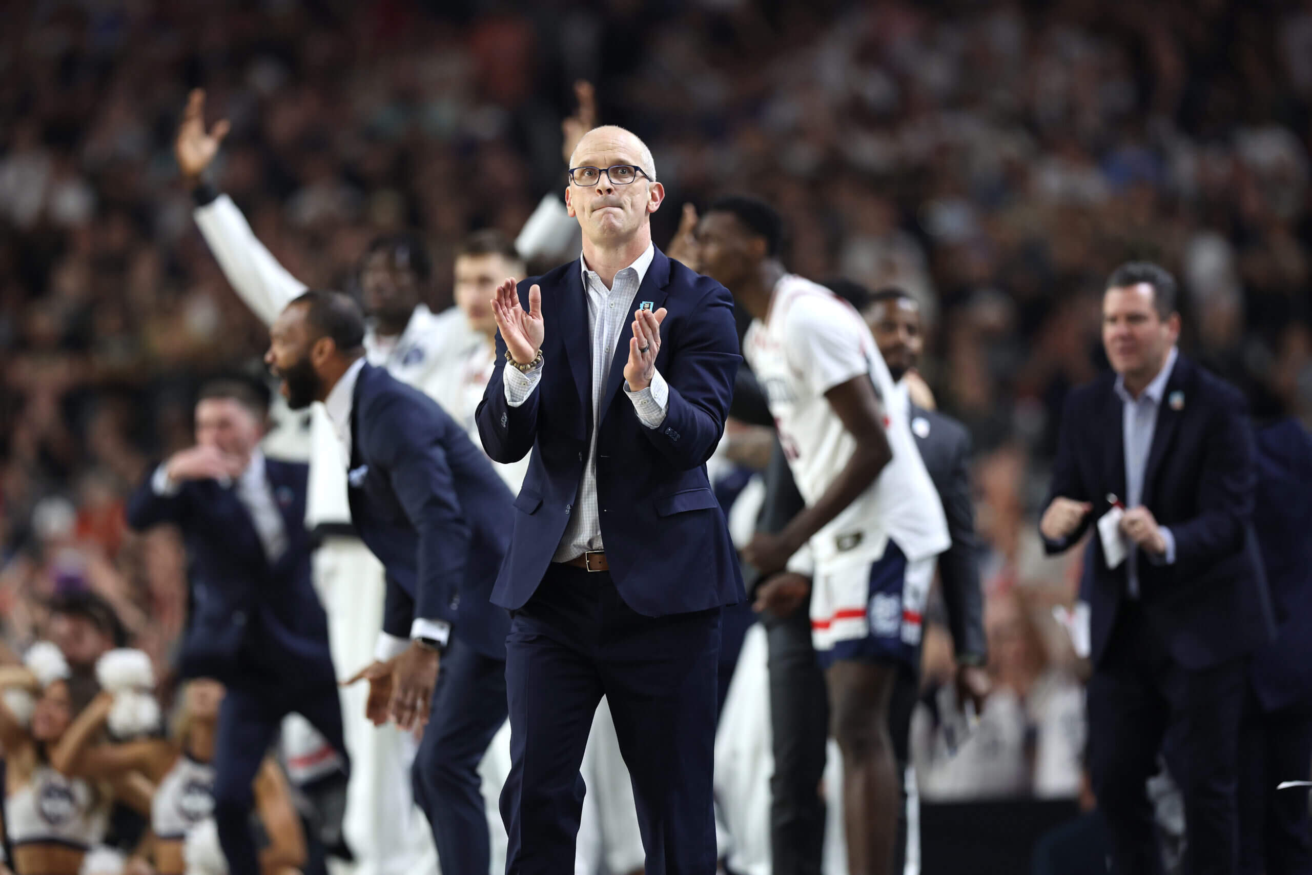 If Lakers land Dan Hurley, what happens to UConn? Why Huskies face potential nightmare