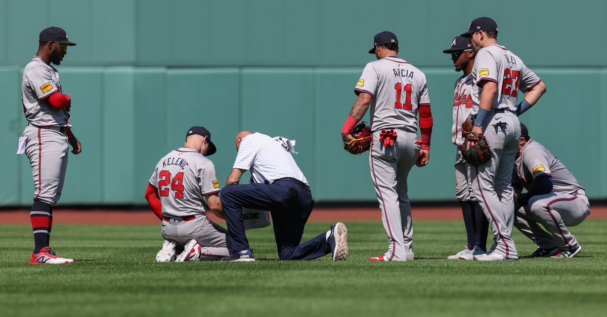 Jarred Kelenic ‘appears to be fine’ after scary dive in Boston.