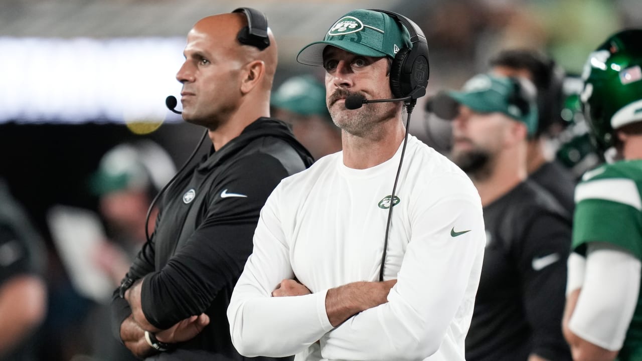 Jets HC Robert Saleh on Aaron Rodgers' minicamp absence: 'There's no issue'