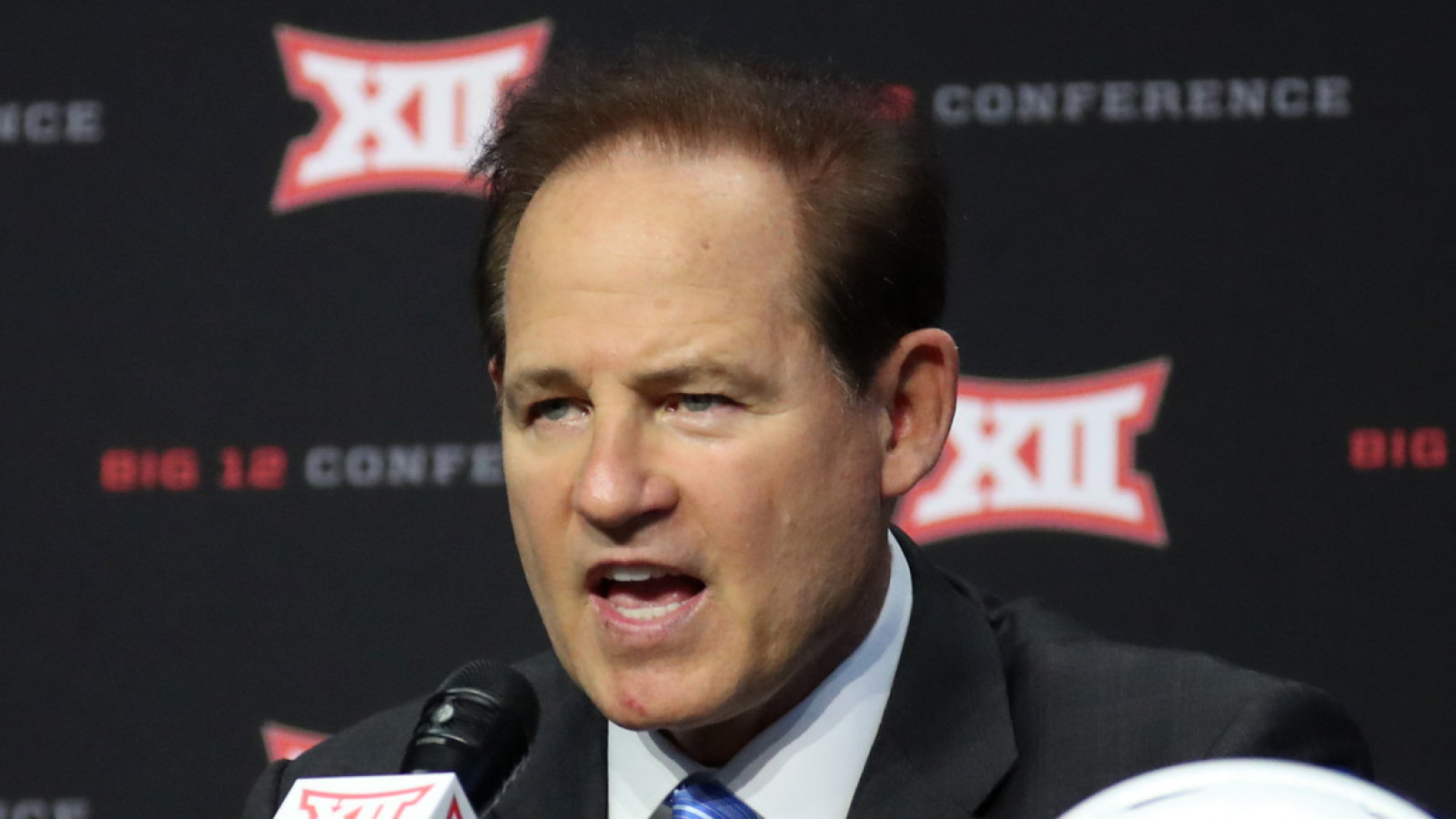 Les Miles files lawsuit against LSU over costly vacated wins