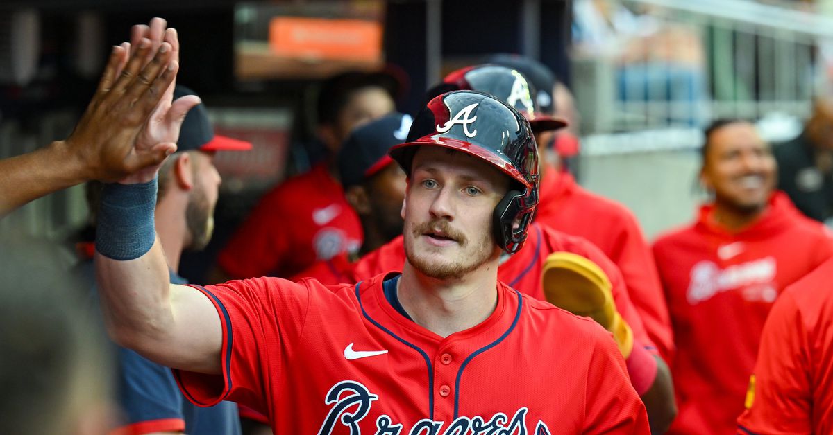 Murphy returns to eight-hole as Braves look to keep offensive outburst going