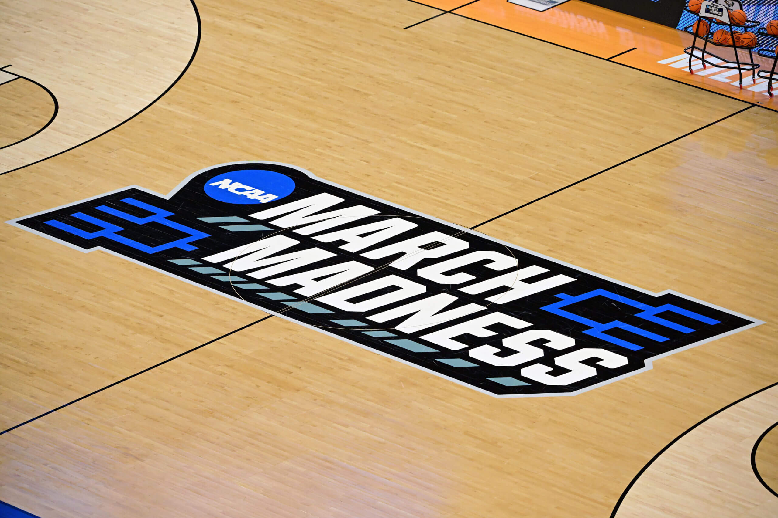 NCAA presents 72-, 76-team basketball tournament models to conference commissioners: Source