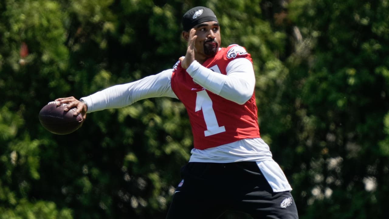 QB Jalen Hurts: '95%' of Eagles' offense is new under OC Kellen Moore