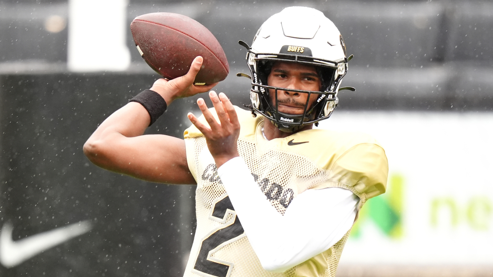 Analyst compares Colorado's Shedeur Sanders to former CPOY