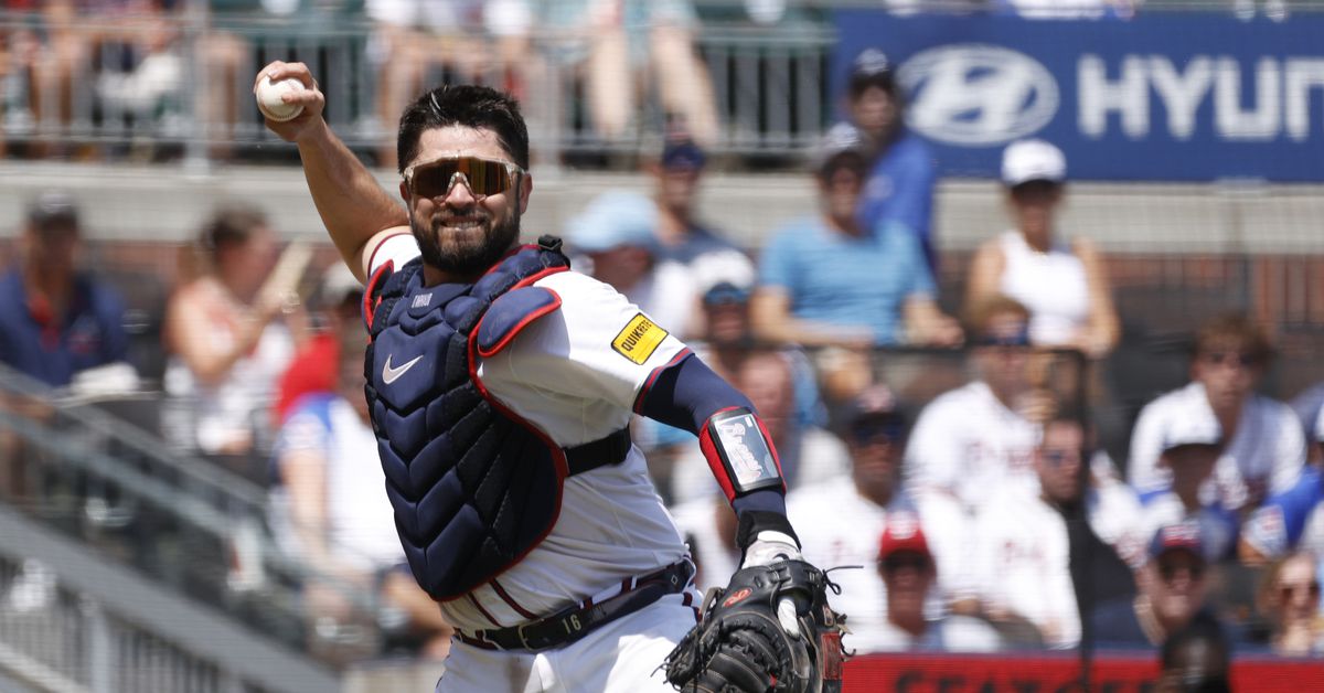 Braves roll with the new normal; d’Arnaud hits eighth