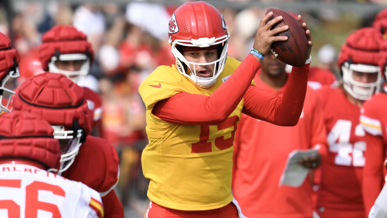 Chiefs QB Patrick Mahomes on if he is underpaid compared to others: 'Not necessarily'