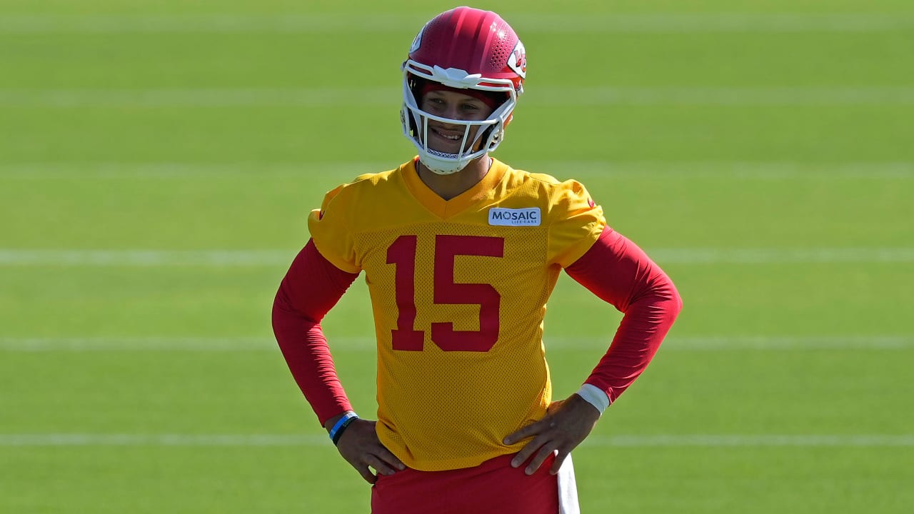 Chiefs' Patrick Mahomes responds to Raiders, Kermit doll: 'It'll get handled when it gets handled'