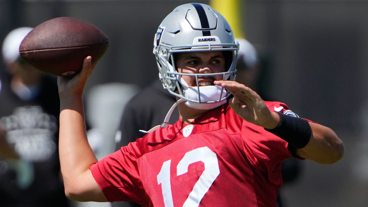 Ex-teammate Brian Hoyer lauds Raiders QB Aidan O'Connell for 'tremendous' rookie year: 'Guys really gravitated to' him