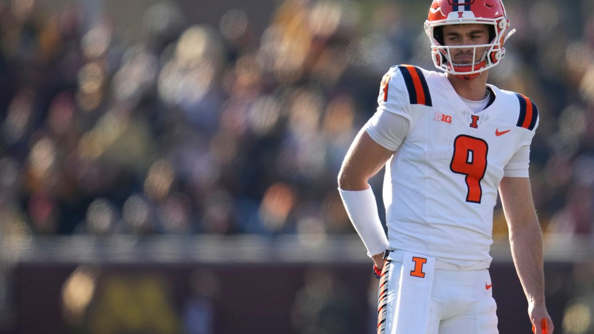 Illinois Fighting Illini win projections, strengths and weaknesses, quarterback spotlight and more
