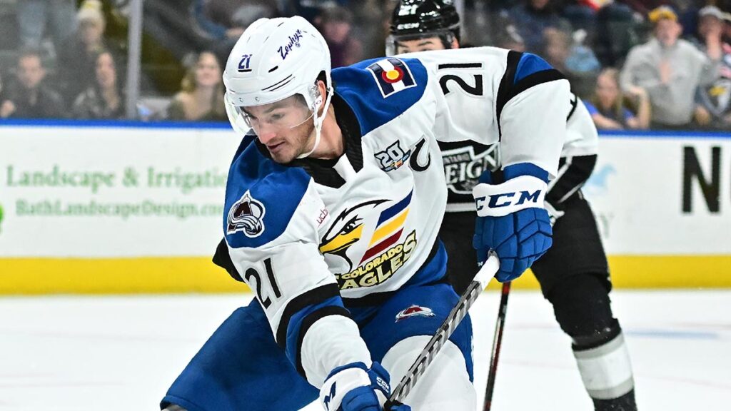 Megna returns to Eagles on two-year AHL deal