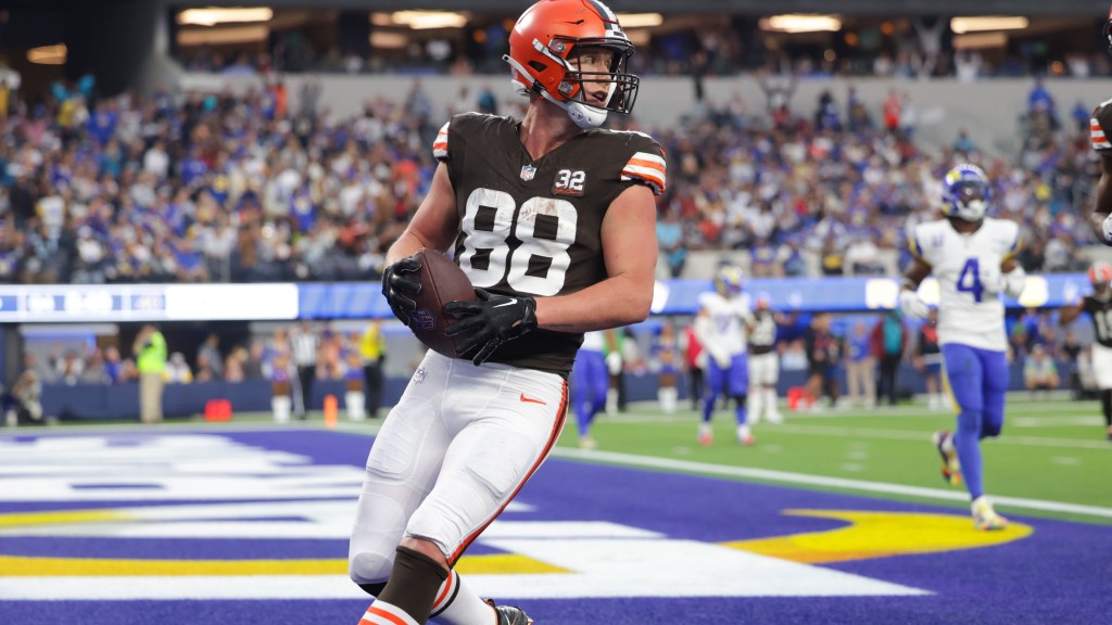 NFL analyst urges New York Giants to trade for TE Harrison Bryant