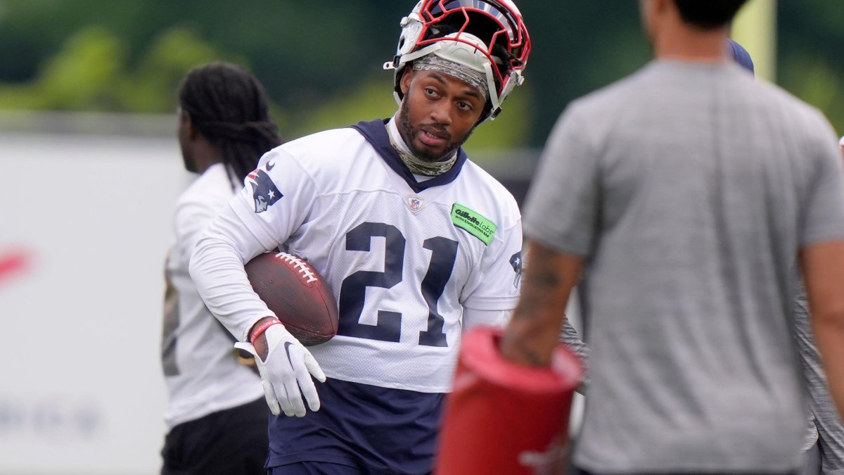 New England Patriots RB Antonio Gibson