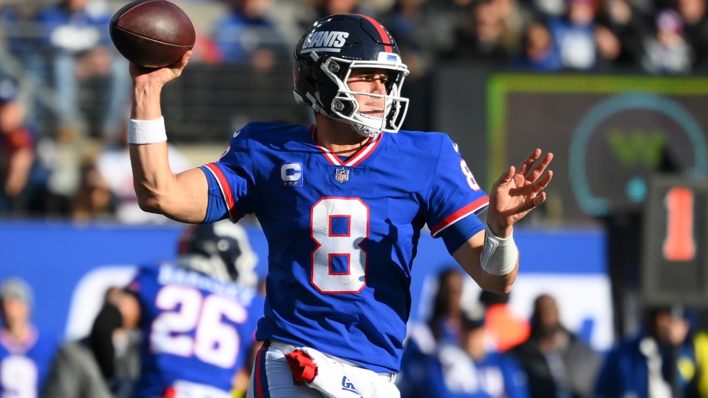 New York Giants’ Daniel Jones working out at QB Country