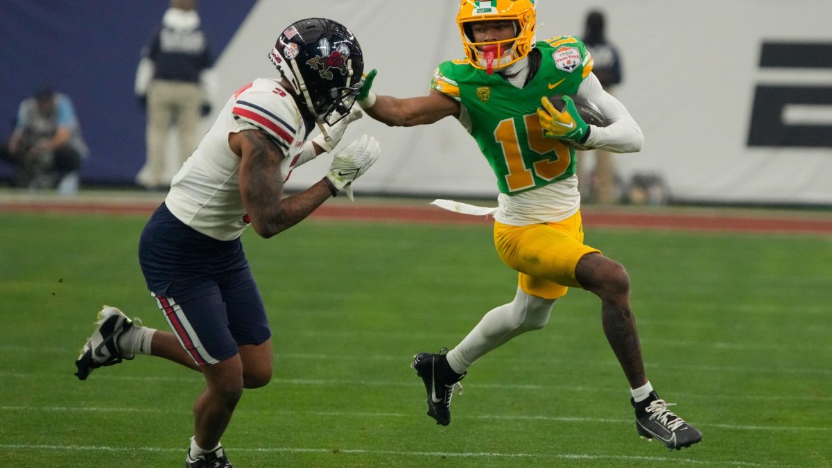 Oregon Ducks win projections, strengths and weaknesses, quarterback spotlight and more