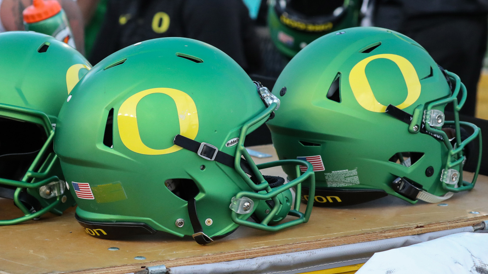 Oregon lands four-star IOL over rival Big Ten schools, others