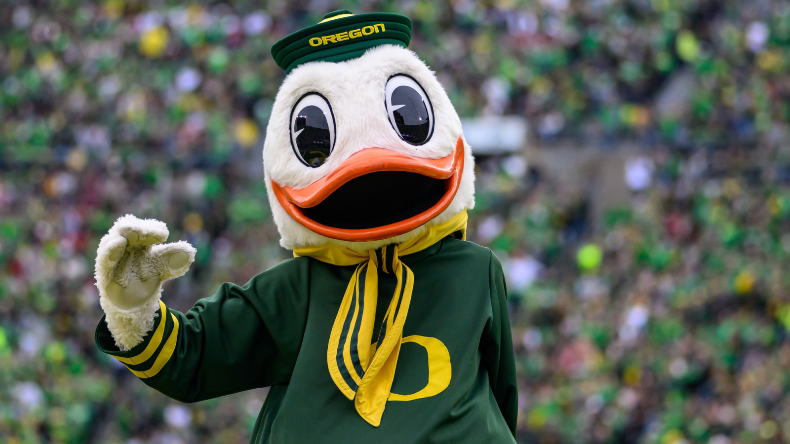 Oregon takes over Big Ten Media Days with gigantic inflatable duck