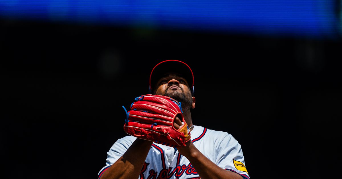 Reynaldo Lopez rebounds as Braves dominate Phillies, 6-0