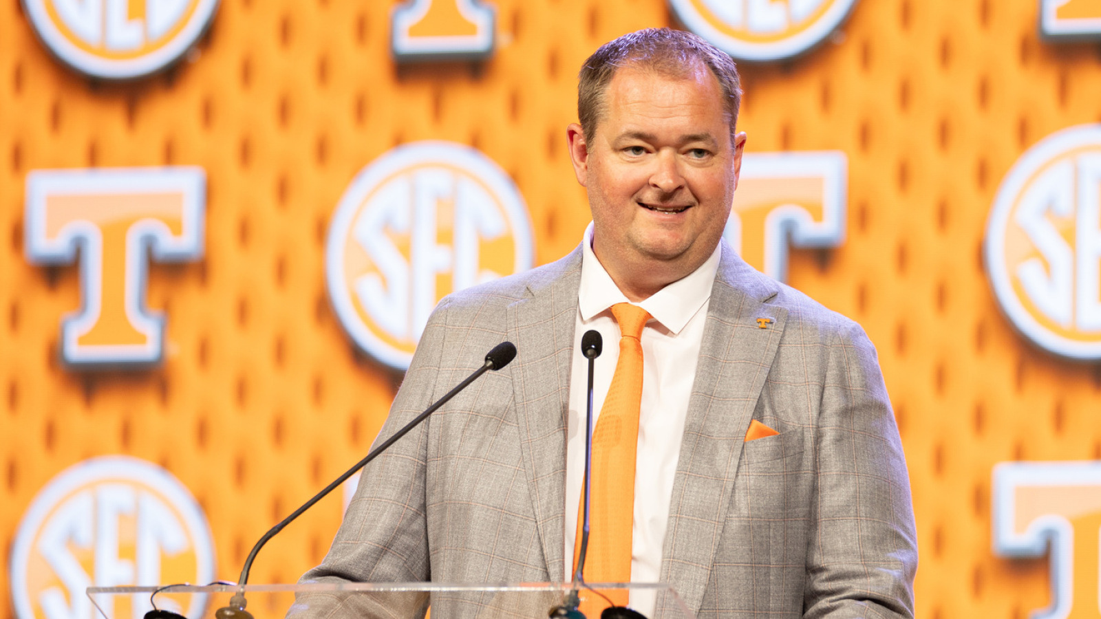 Tennessee HC believes high expectations can fuel the Volunteers