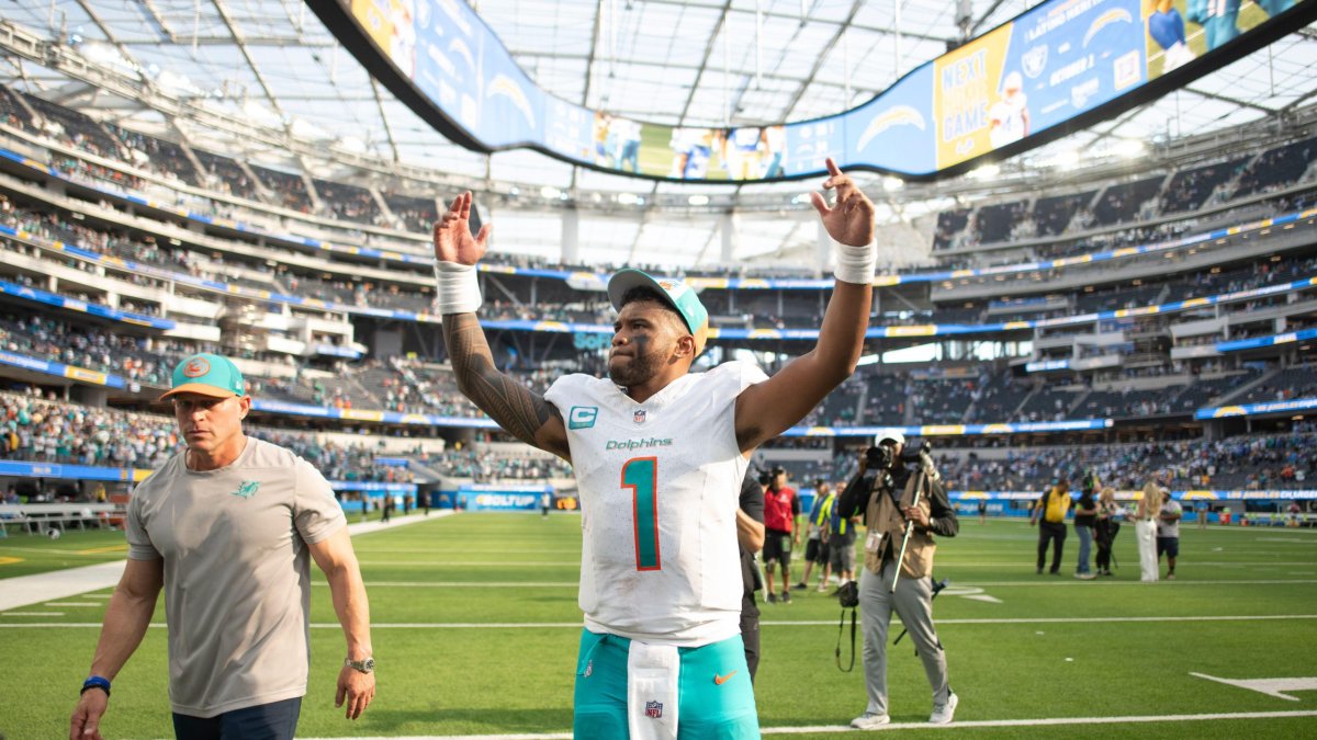 Three must-draft quarterbacks being selected outside the top 12