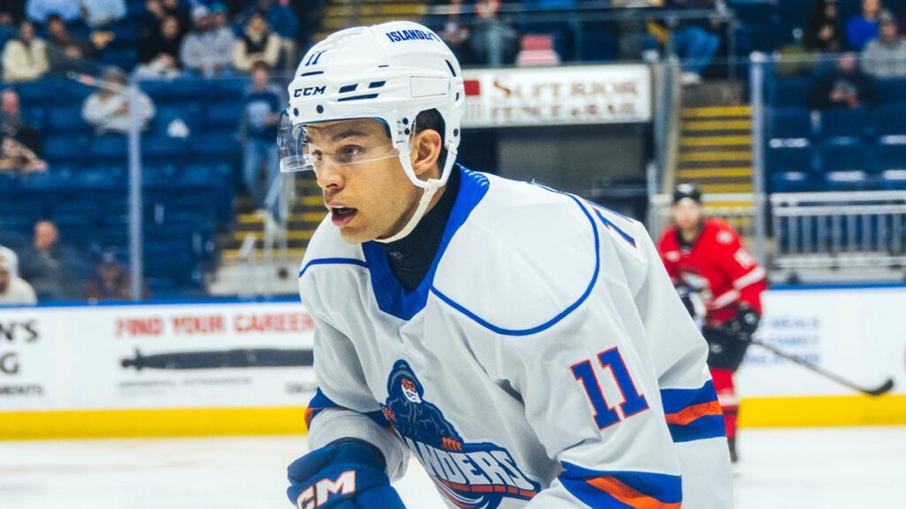 Twarynski signs AHL deal with Canucks