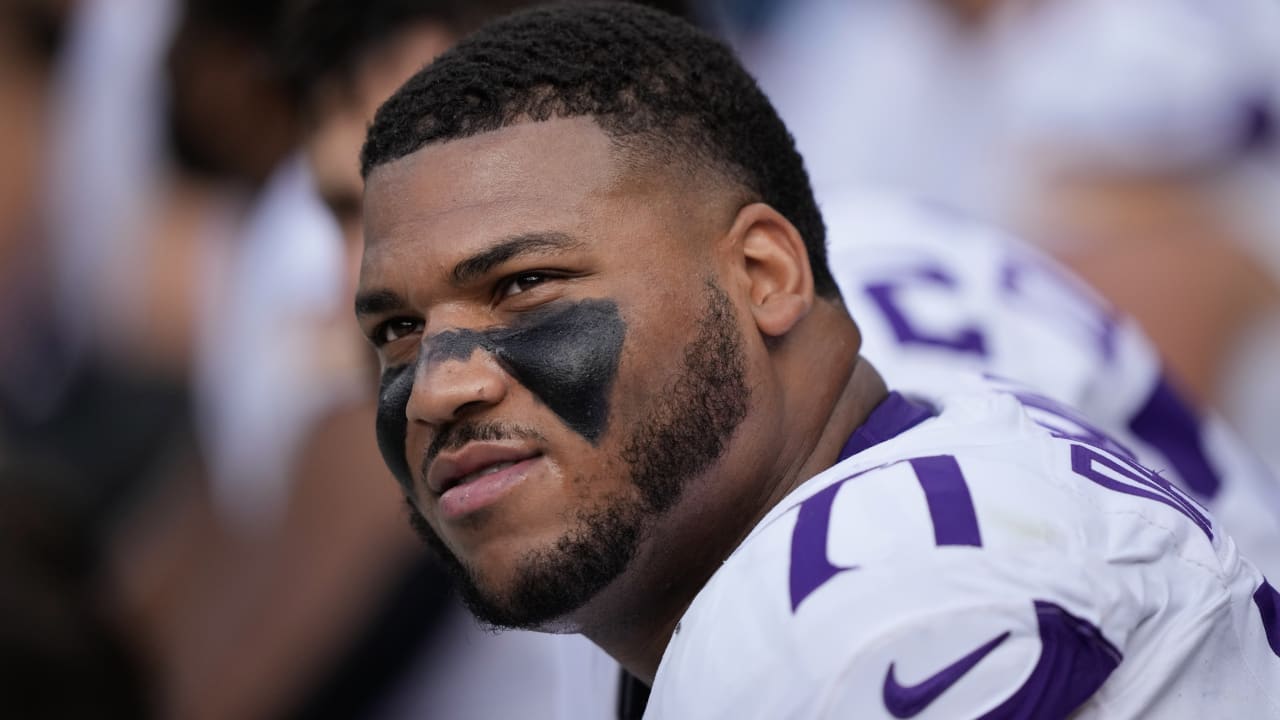 Vikings OT Christian Darrisaw agrees to terms on four-year, $113M extension