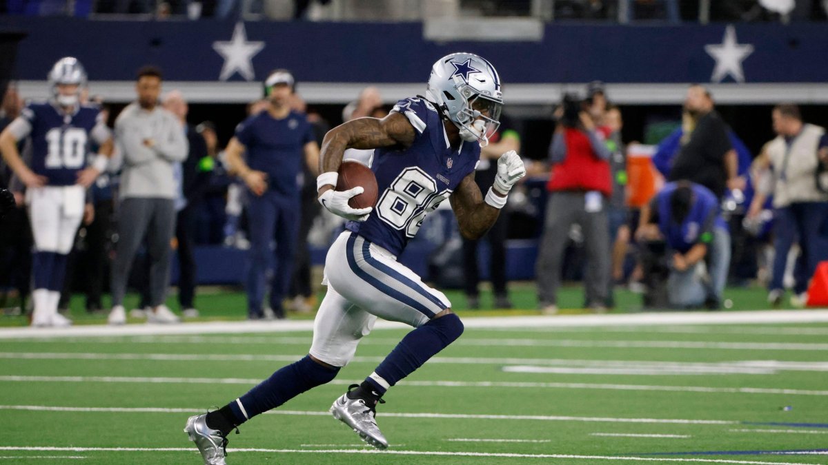 Perfect 2024 fantasy football draft strategy, round by round for 12-team leagues: Pick No. 2