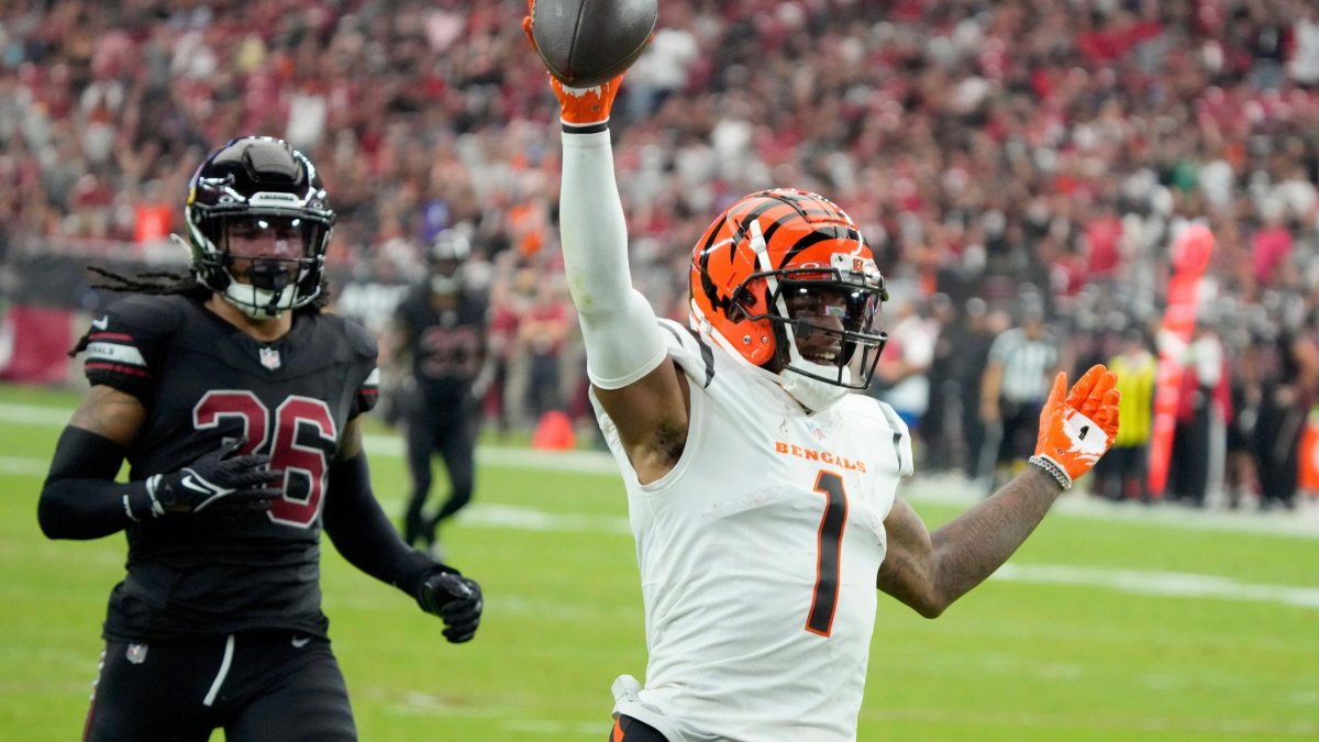 Perfect 2024 fantasy football draft strategy, round by round for 12-team leagues: Pick No. 4