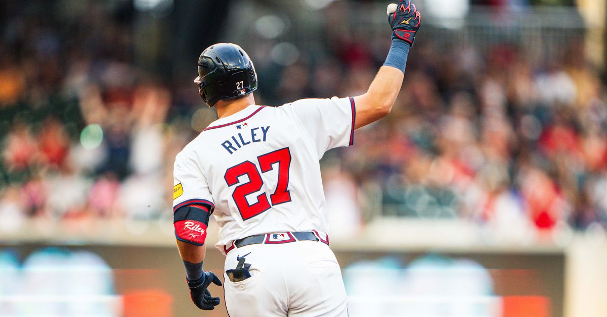Austin Riley, Matt Olson homer as Braves beat Marlins 4-2