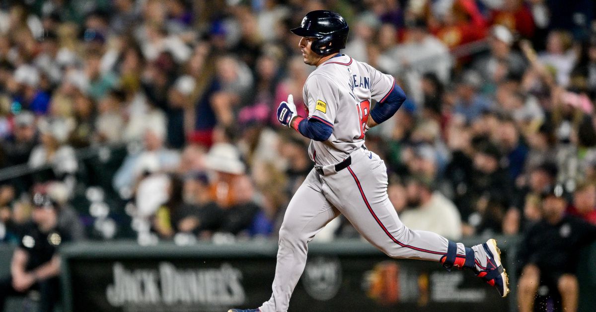 Braves Ramón Laureano exits game with heel issue