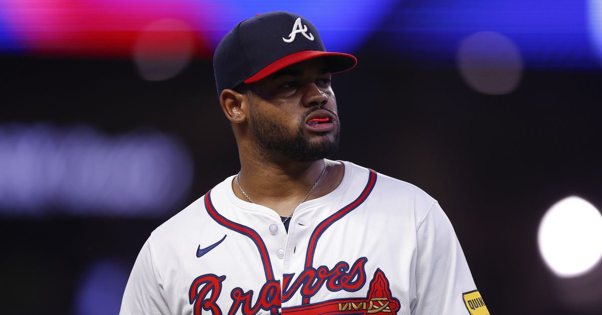 Braves place Reynaldo Lopez on 15-day injured list, recall Bryce Elder