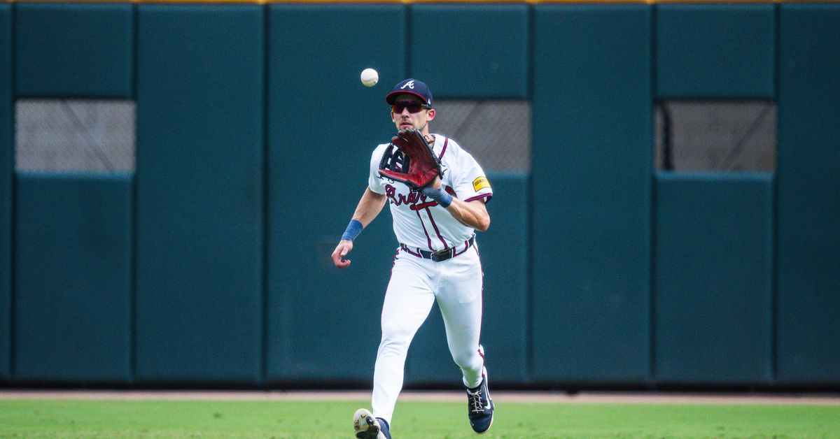 Eli White starts in center as Braves continue series against Giants