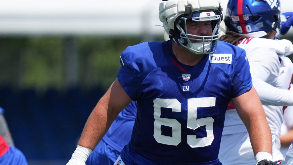 Giants place OL Austin Schlottmann on IR, elevate FB Jakob Johnson