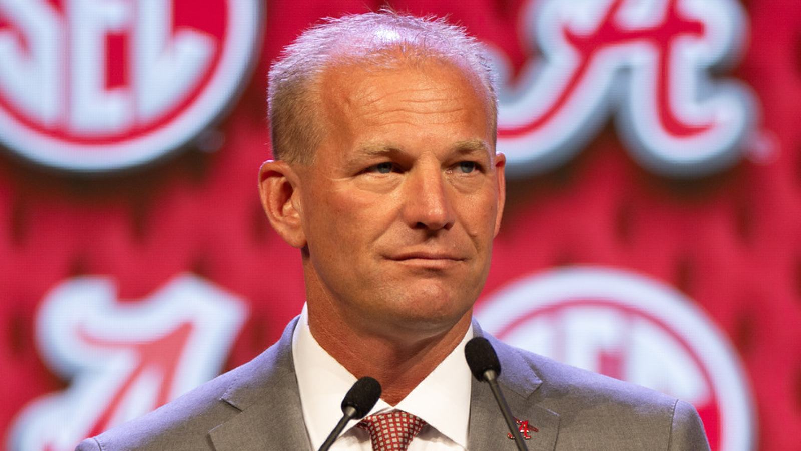 Kalen DeBoer has help maintaining Saban's standard at Alabama