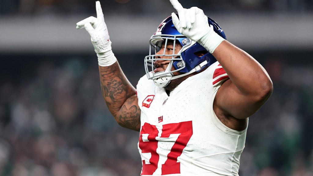 New York Giants’ Dexter Lawrence destroys Lions’ Frank Ragnow