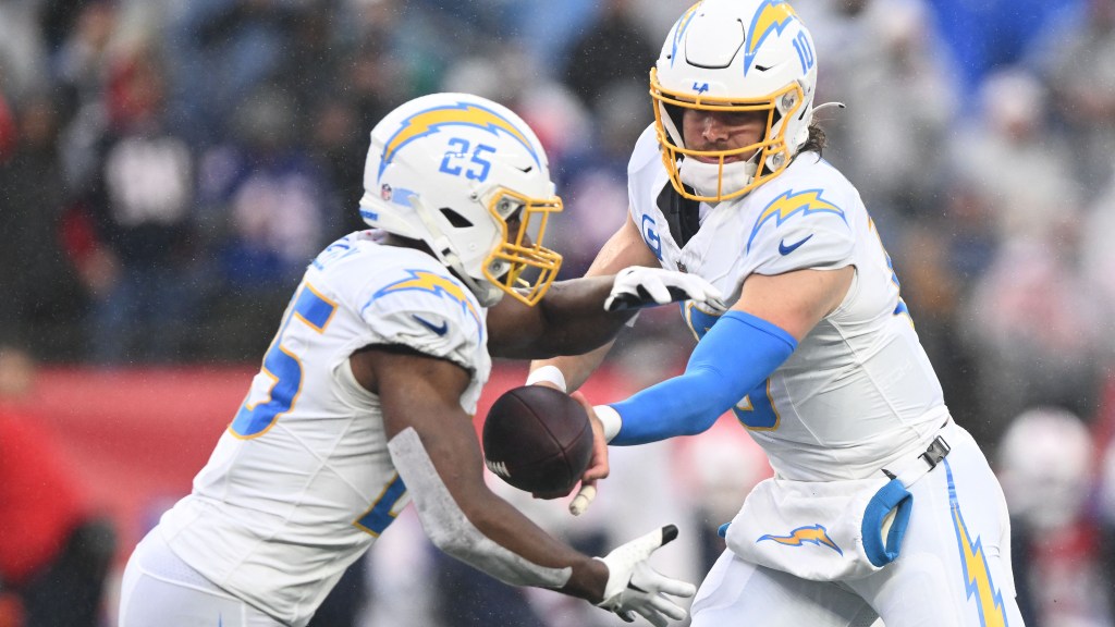 New York Giants sign RB Joshua Kelley, place safety Elijah Riley on IR