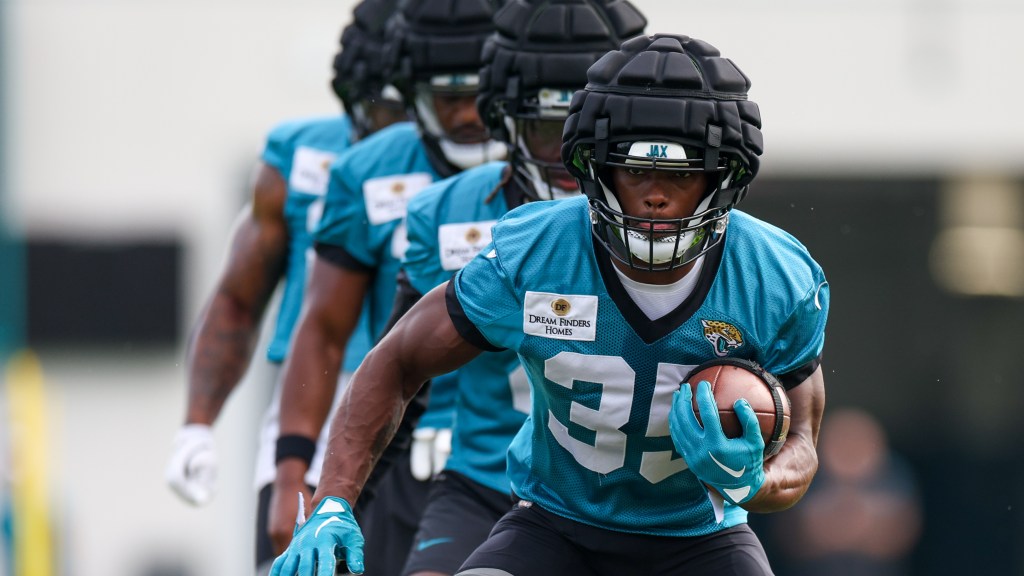 New York Giants sign RB Lorenzo Lingard