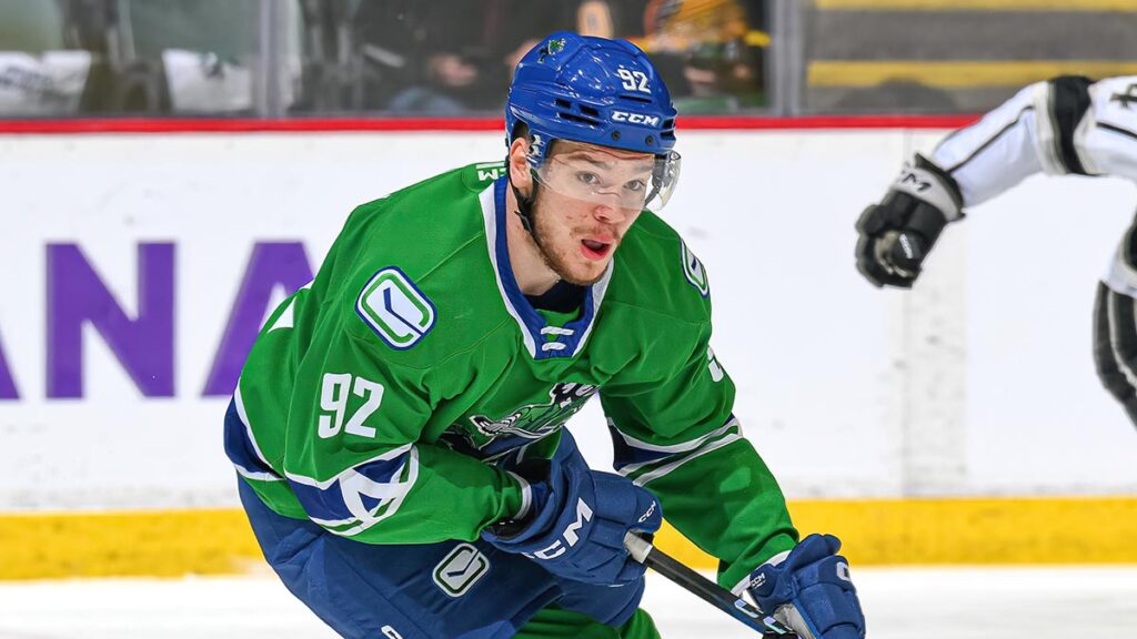 Oilers acquire Podkolzin from Canucks