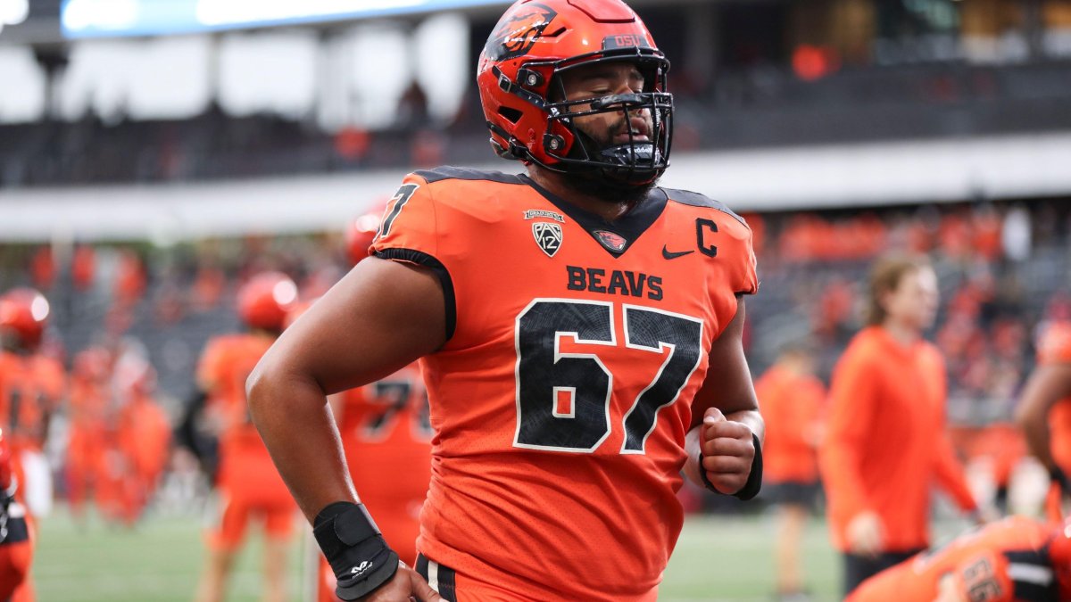 Oregon State Beavers win projections, strengths and weaknesses, quarterback spotlight and more