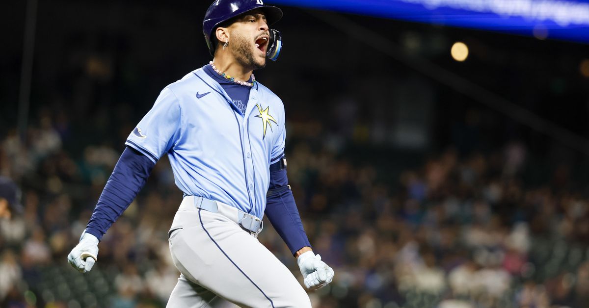 TB 3 SEA 2: Siri Springs Rays to a late night win