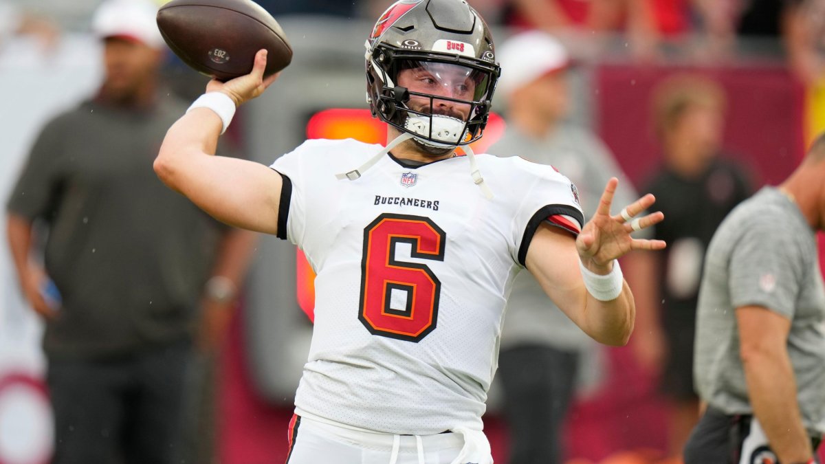 Tampa Bay Buccaneers 24, Miami Dolphins 14