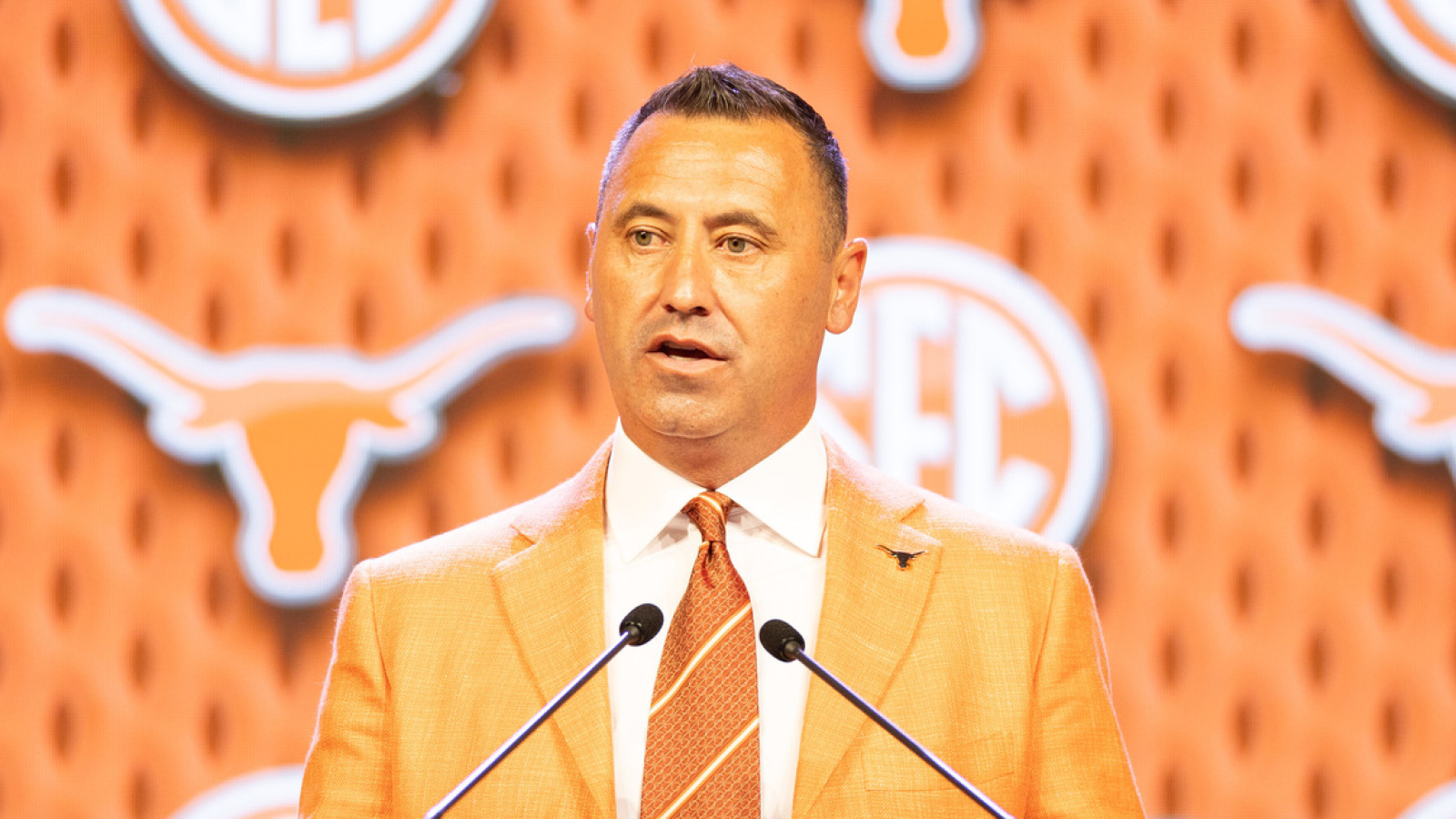 Texas HC discusses RB position after high-profile injuries