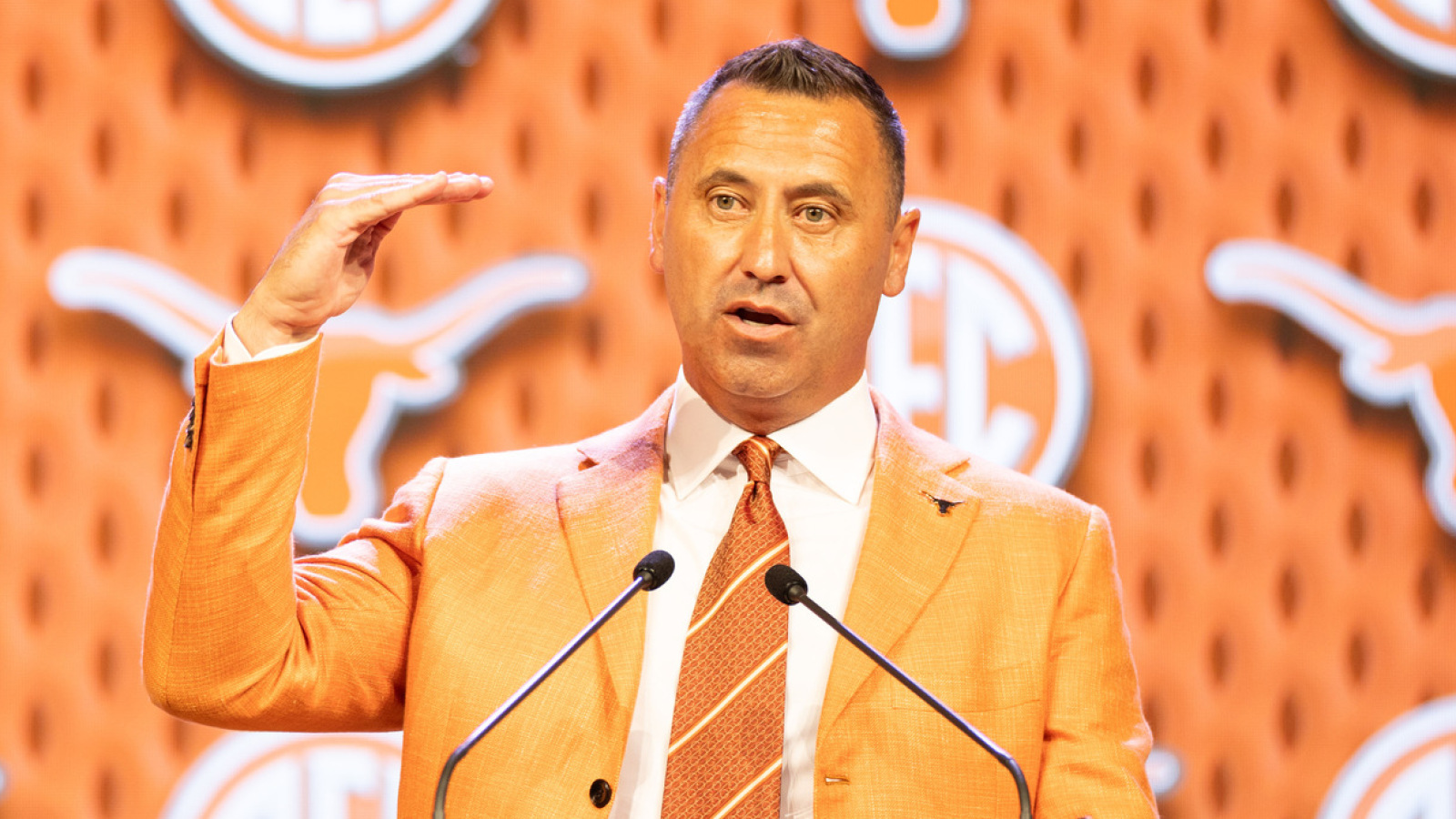 Texas lands five-star WR over top programs