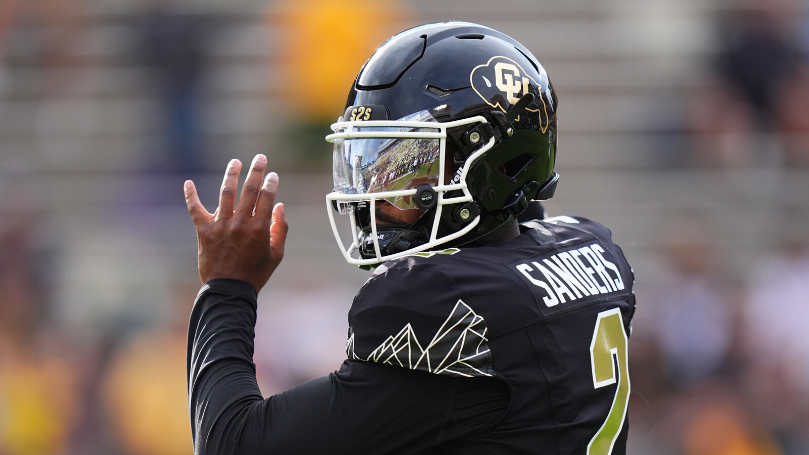 Watch: Sanders throws 69-yard TD in back-and-forth first quarter