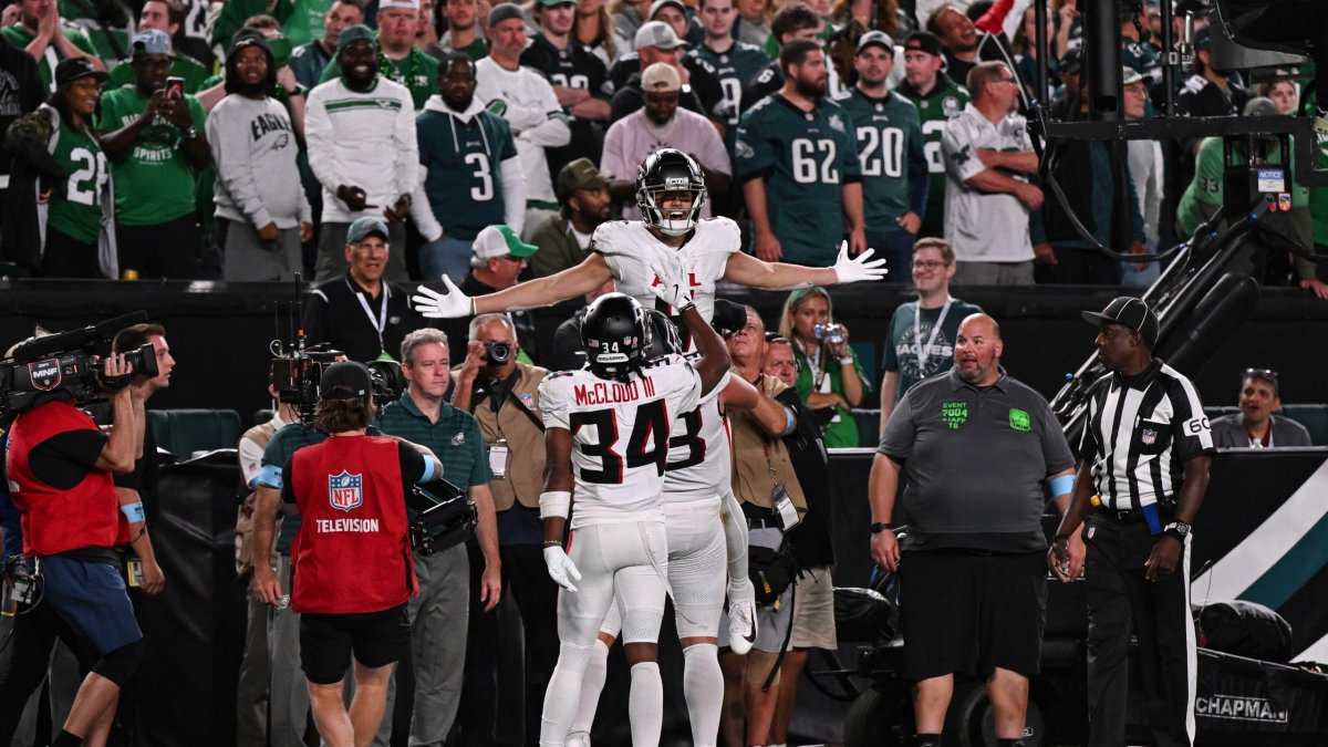 Falcons stun the Eagles late