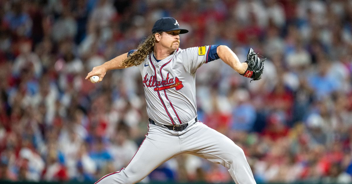 Grant Holmes and the Atlanta Braves get ready to face Reds
