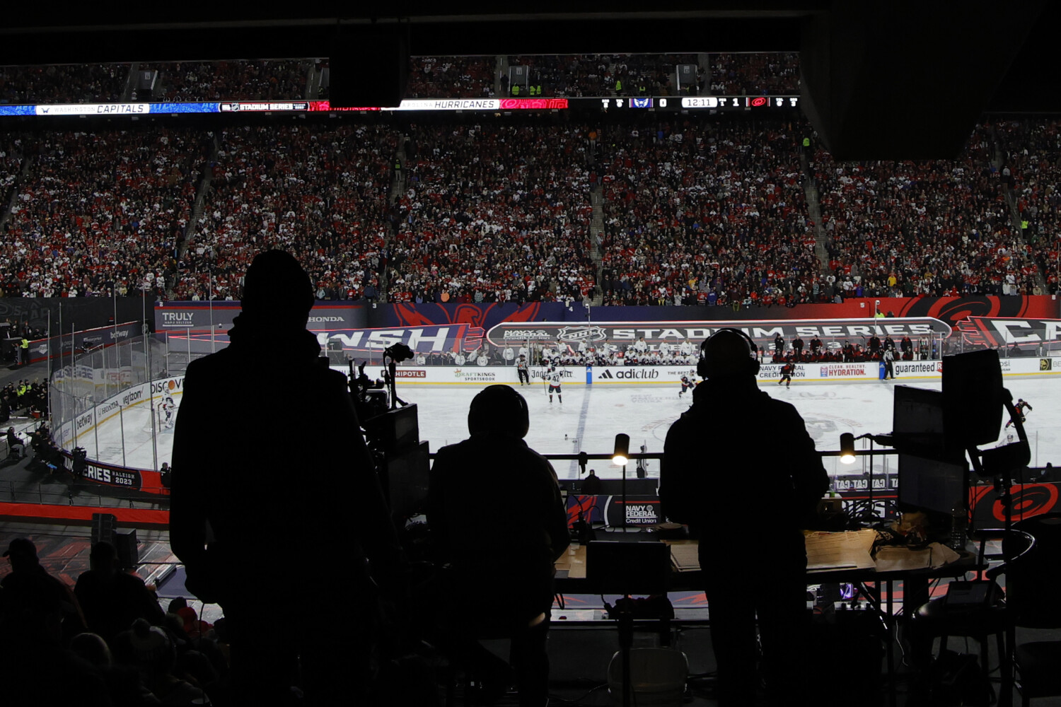 How to Watch NHL Hockey During the 2024-25 NHL Season