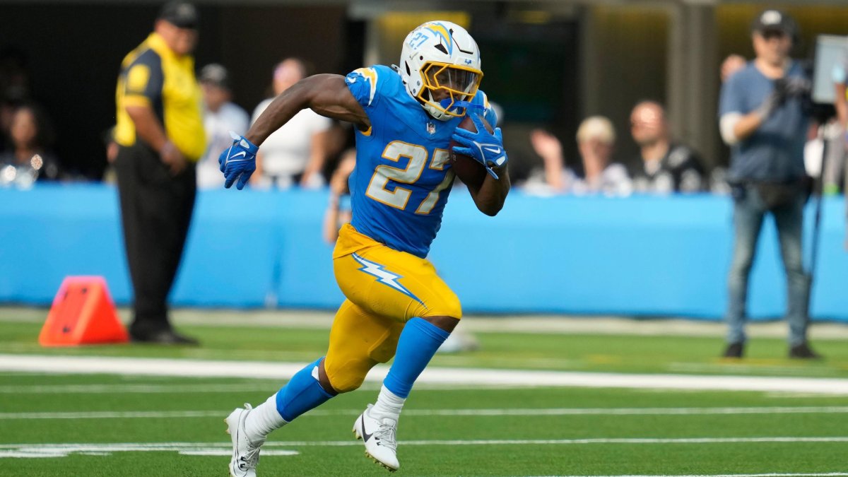 Los Angeles Chargers 22, Las Vegas Raiders 10