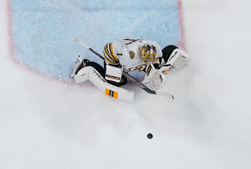 NHL Rumors: Jeremy Swayman Isn't Going Anywhere, and Why Was December 1st Brought Up