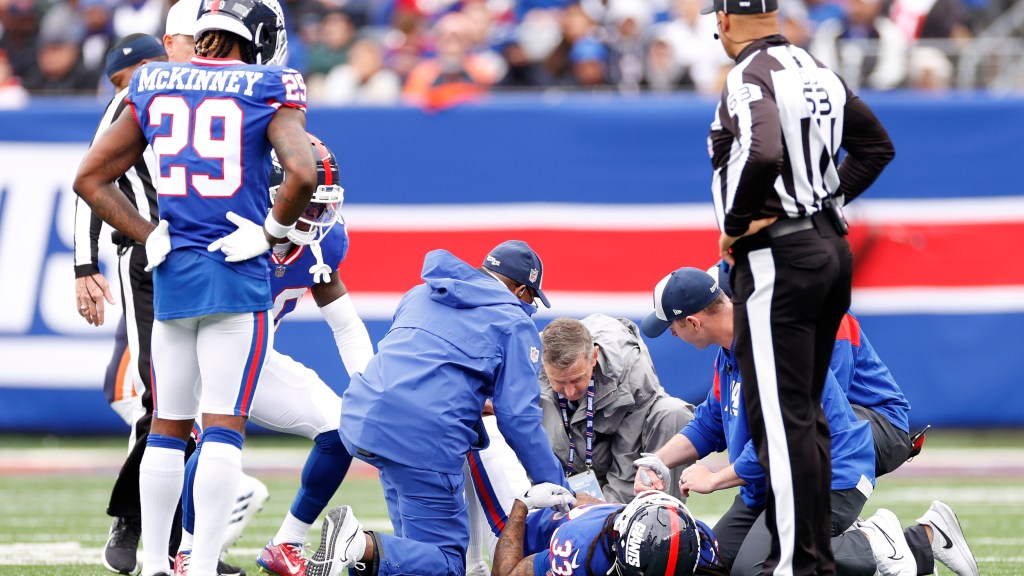 New York Giants reach full injury settlement with Aaron Robinson